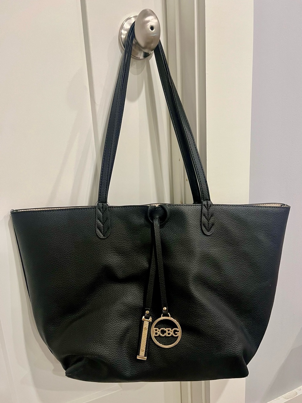 BCBG Paris Reversible Tote Bag Black Cream Faux Leather Gold Logo Charm